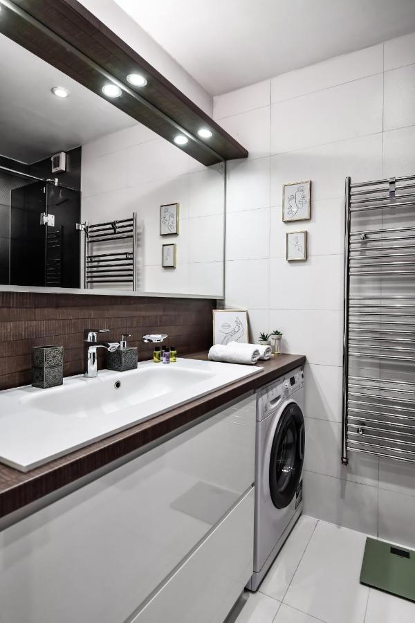 2 Bedroom Penthouse In City Center, Free Parking SJJ Exteriér fotografie